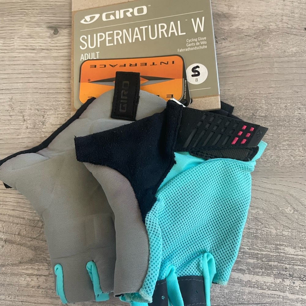 Giro Women's Aqua and Gray Supernatural Gloves (G27T)